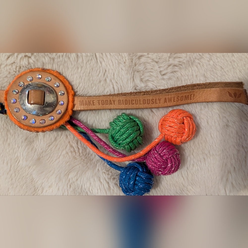 LiKE New Consuela Midtown Crossbody - Picture 6 of 9